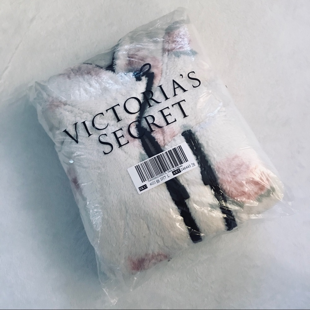 NEW!! VS PINK floral teddy half-zip! - Picture 6 of 8